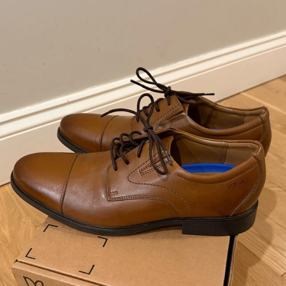 CLARKS men’s Whiddon Cap-Toe Oxfords Shoo